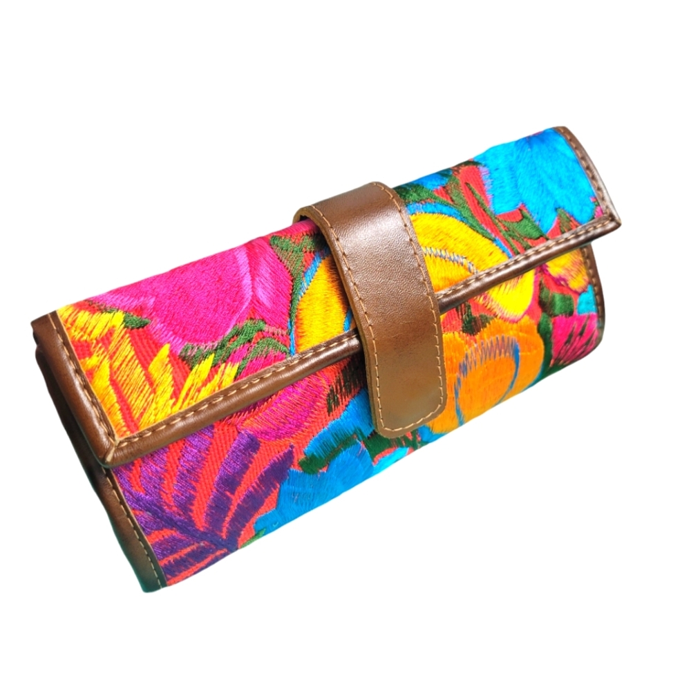 Mexican leather wallet, Mexican embroidered floral wallet, Women Mexican Artisan